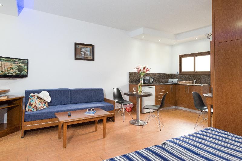 Loutsiana Hotel & Apartments - Oda