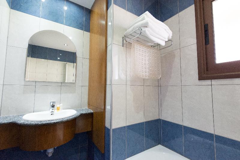 Loutsiana Hotel & Apartments - Oda