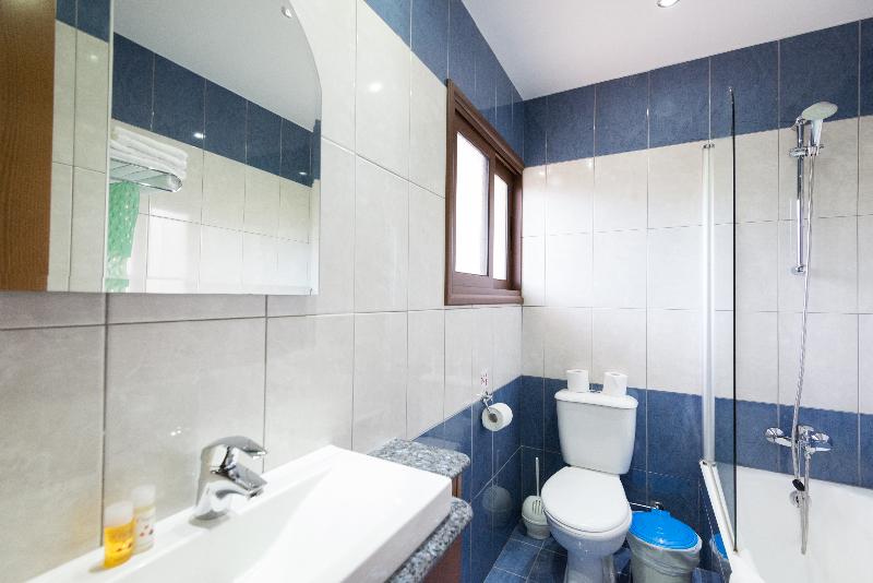 Loutsiana Hotel & Apartments - Oda