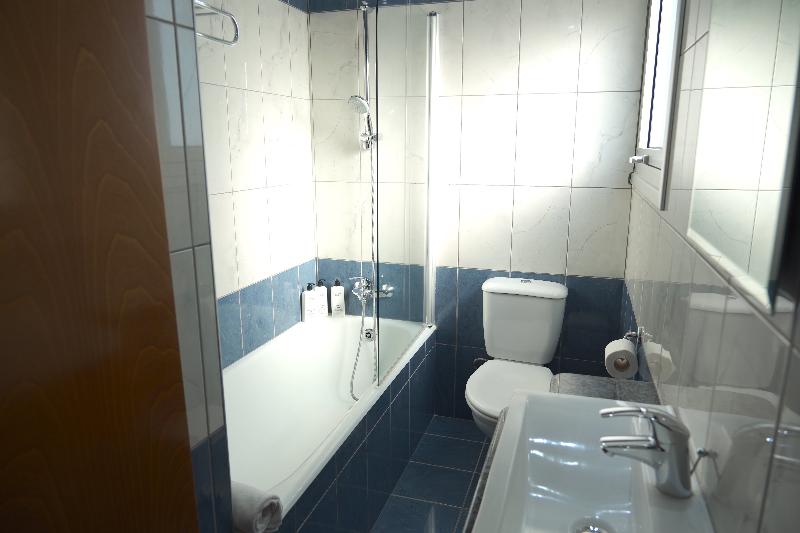 Loutsiana Hotel & Apartments - Oda