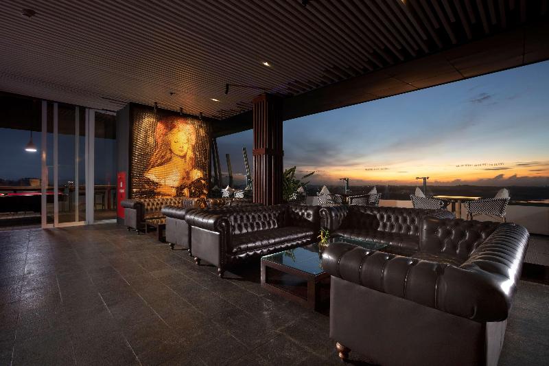 Wyndham Panbil Batam - Bar