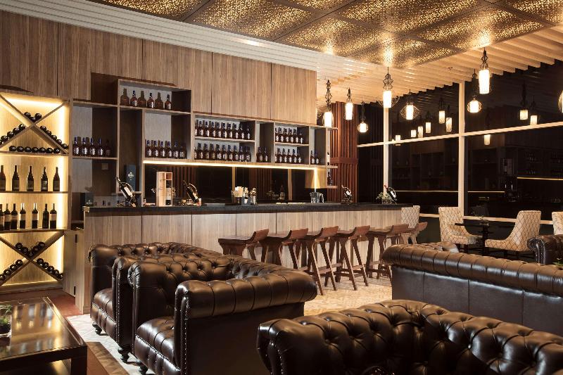 Wyndham Panbil Batam - Bar