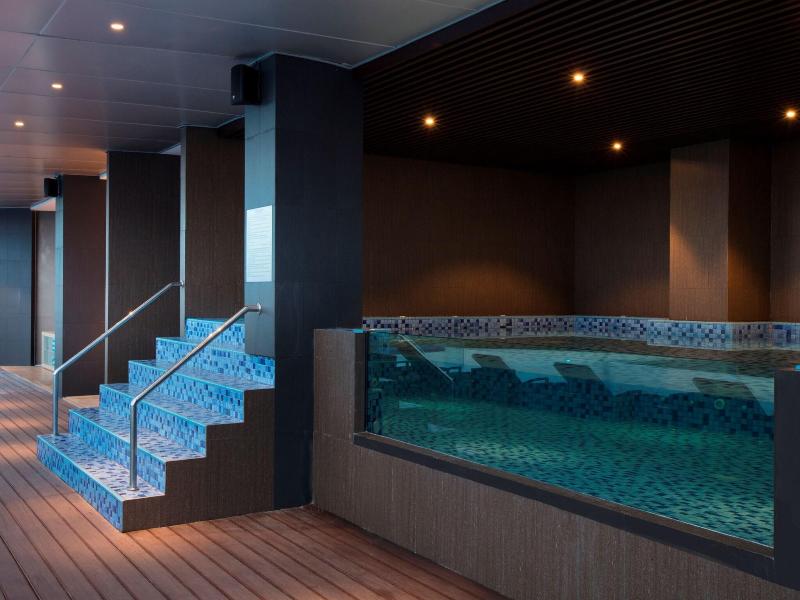 Wyndham Panbil Batam - Havuz