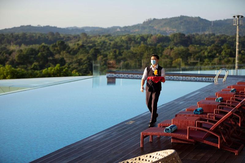 Wyndham Panbil Batam - Havuz