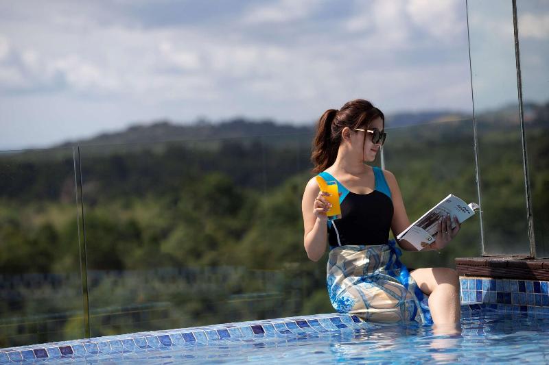 Wyndham Panbil Batam - Havuz