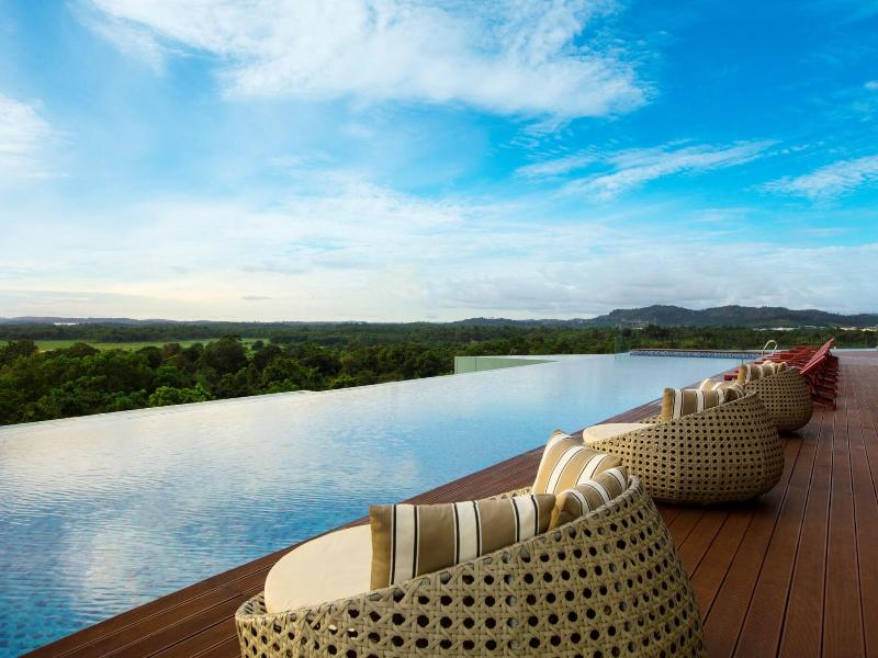 Wyndham Panbil Batam - Havuz
