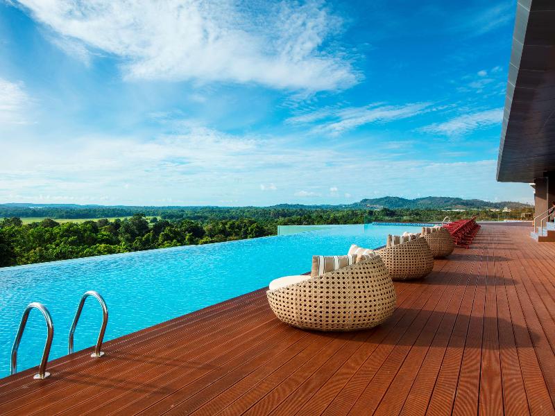 Wyndham Panbil Batam - Havuz