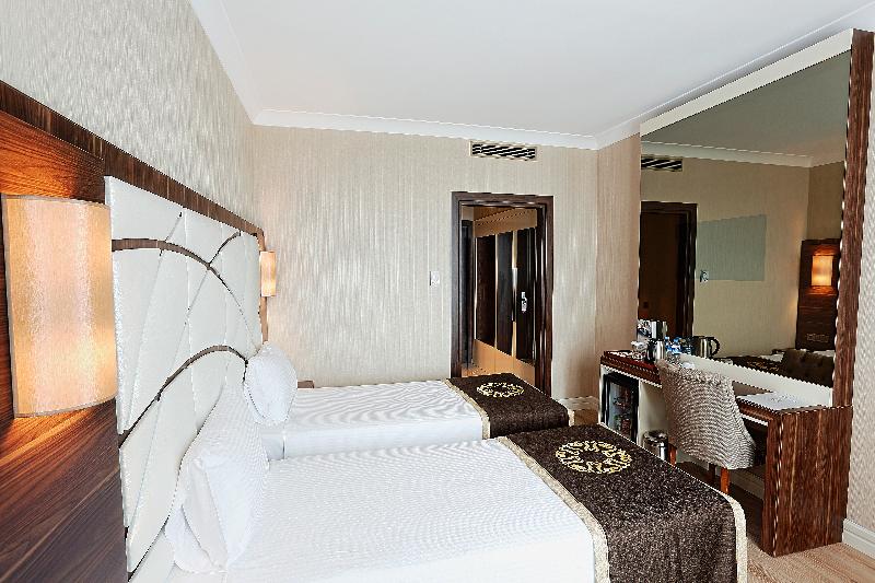 The Grand Mira Business Hotel - Oda