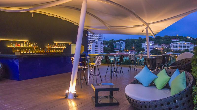 Unique Regency Hotel - Teras