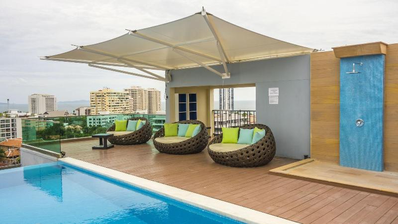 Unique Regency Hotel - Teras