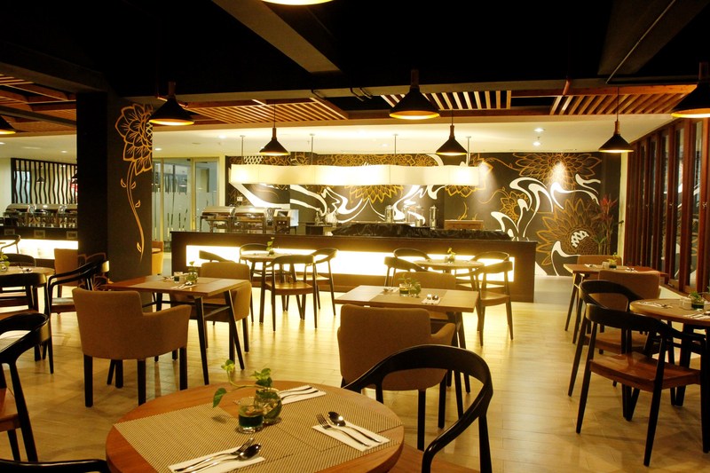 Golden Tulip Essential Tangerang - Restoran