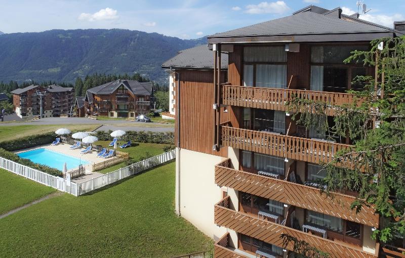 Residence Odalys Le Buet - Havuz