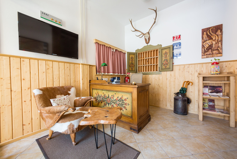 Apartment House Berghi I & II - Lobi
