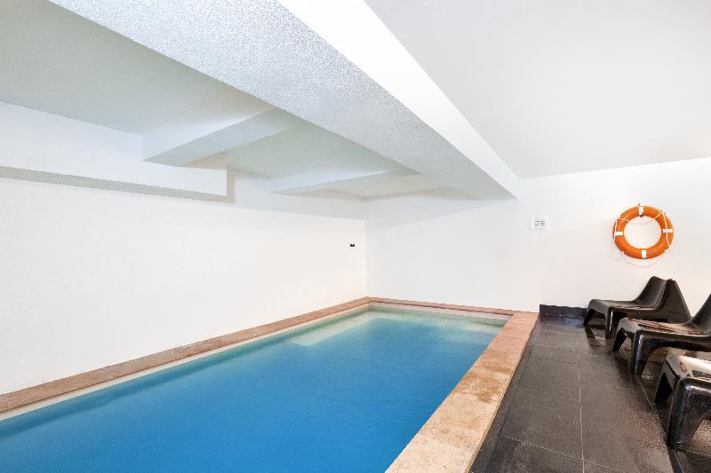 SOWELL RESIDENCES Pierre Blanche - Havuz