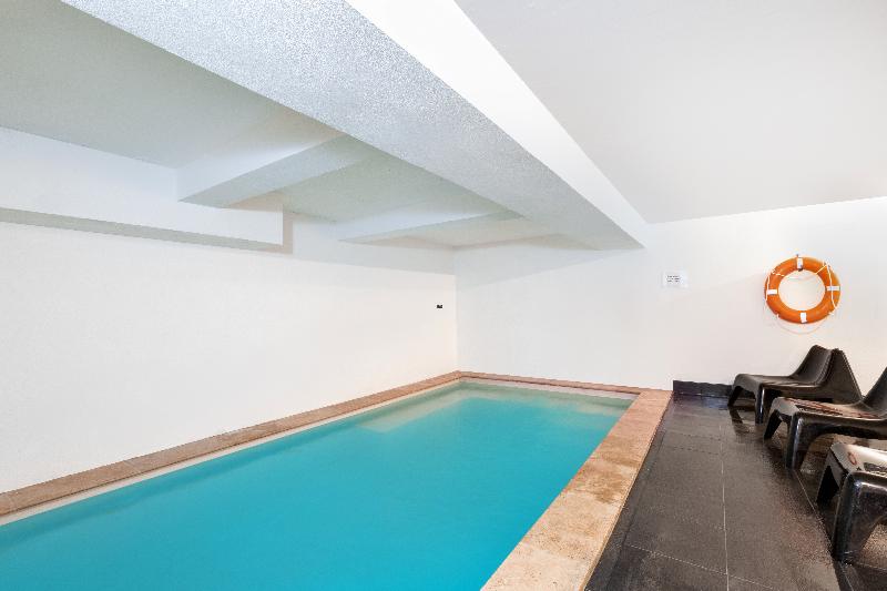 SOWELL RESIDENCES Pierre Blanche - Havuz