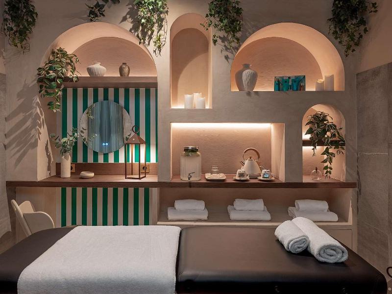 Bob Hotel - Aktivite
