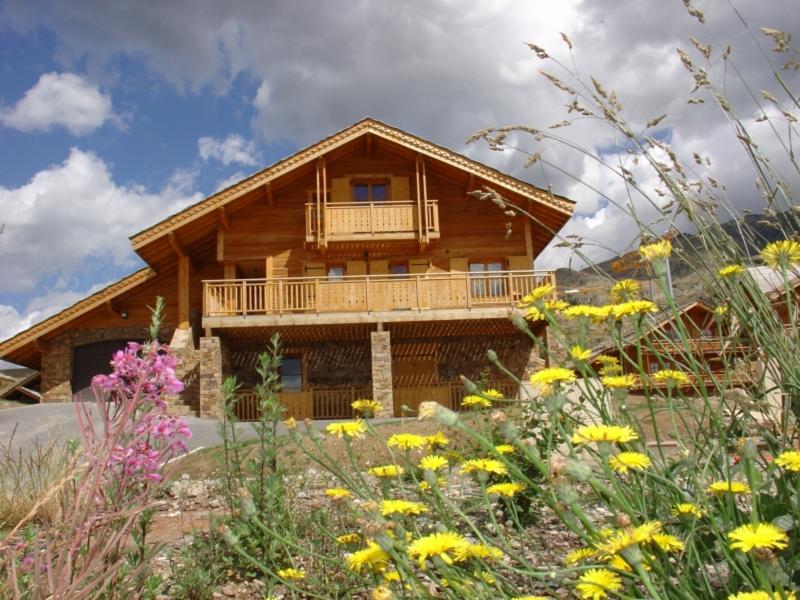 Madame Vacances Les Chalets de l Altiport - Genel