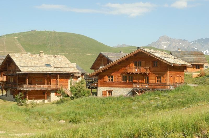 Madame Vacances Les Chalets de l Altiport - Genel