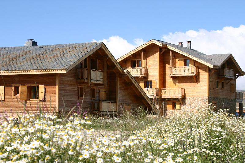 Madame Vacances Les Chalets de l Altiport - Genel