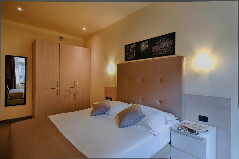 Duomo Hotel & Apartments - Oda