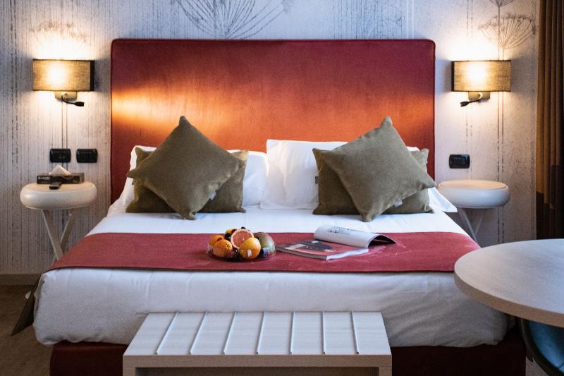 Duomo Hotel & Apartments - Oda