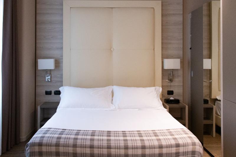 Duomo Hotel & Apartments - Oda
