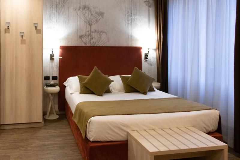 Duomo Hotel & Apartments - Oda