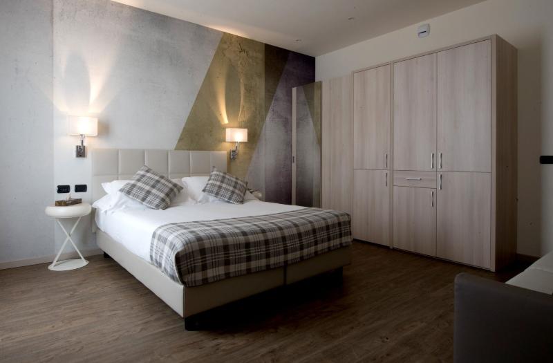 Duomo Hotel & Apartments - Oda