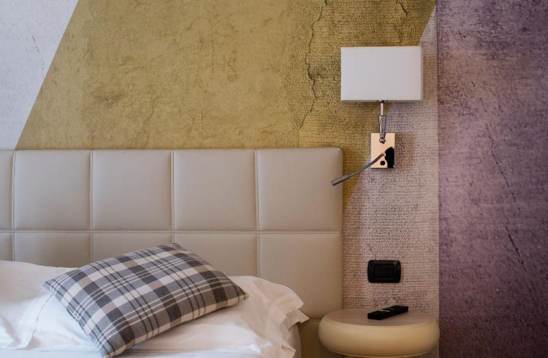 Duomo Hotel & Apartments - Oda