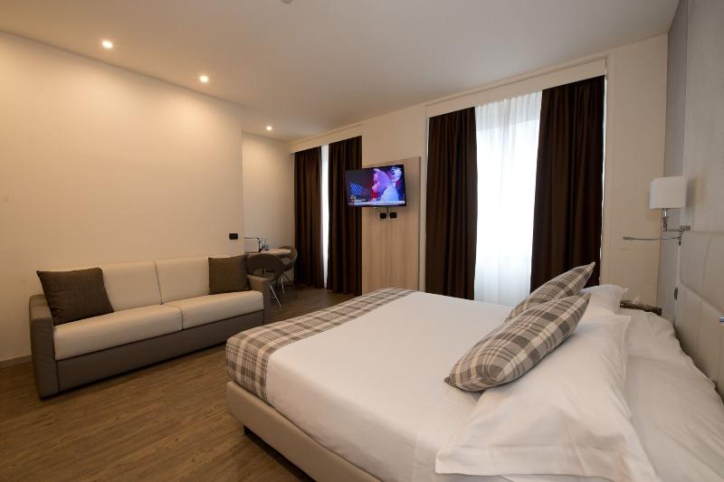 Duomo Hotel & Apartments - Oda