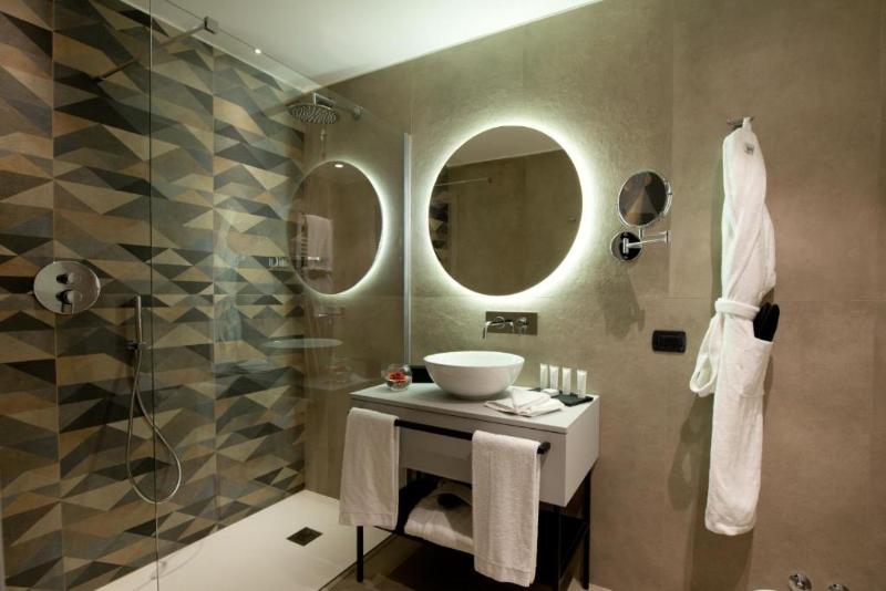 Duomo Hotel & Apartments - Oda