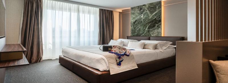 Duomo Hotel & Apartments - Oda