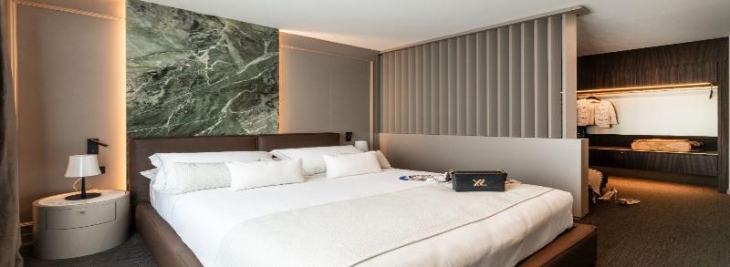Duomo Hotel & Apartments - Oda
