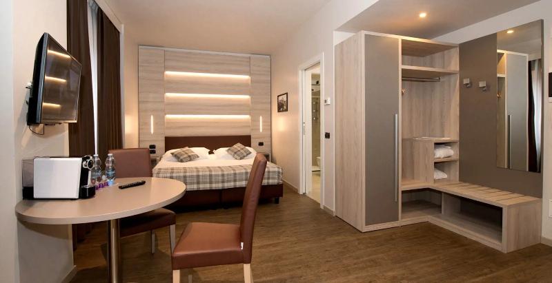Duomo Hotel & Apartments - Oda