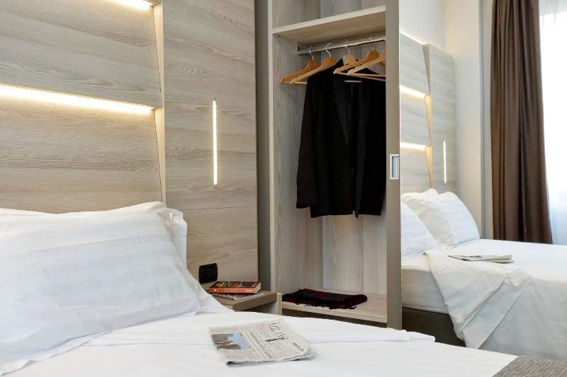 Duomo Hotel & Apartments - Oda