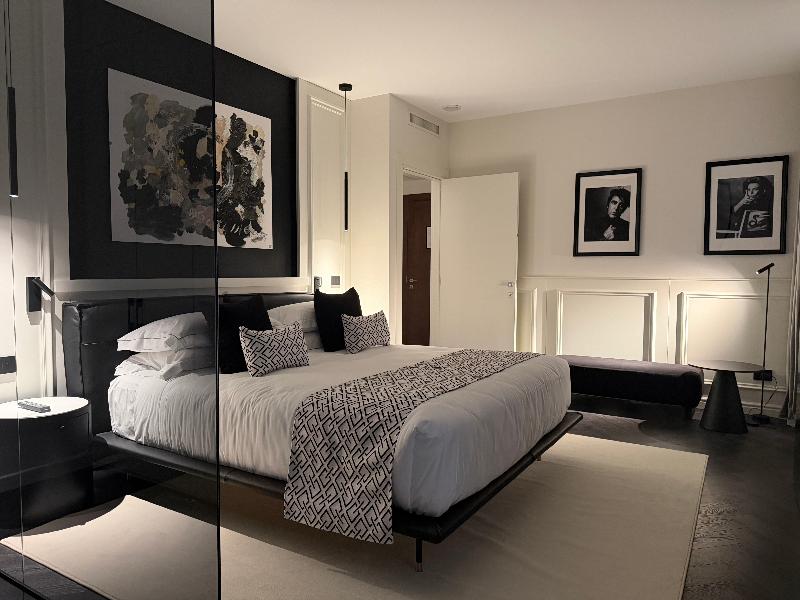 Duomo Hotel & Apartments - Oda