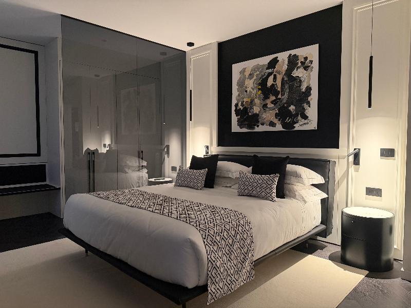Duomo Hotel & Apartments - Oda