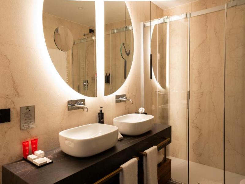 Duomo Hotel & Apartments - Oda