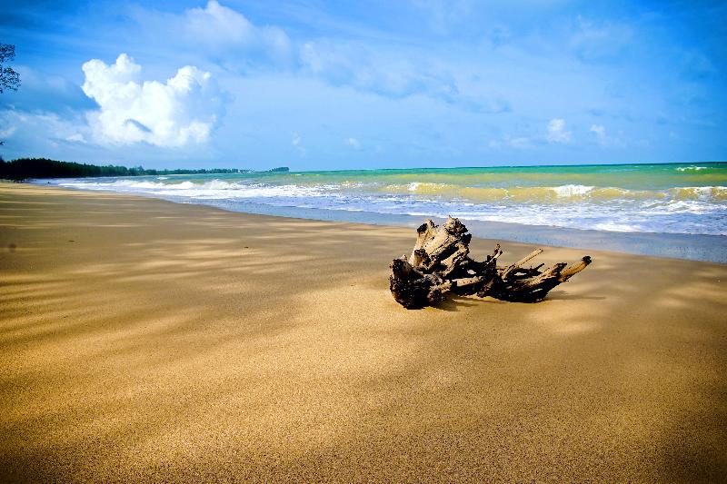 Le Menara Khao Lak - Plaj