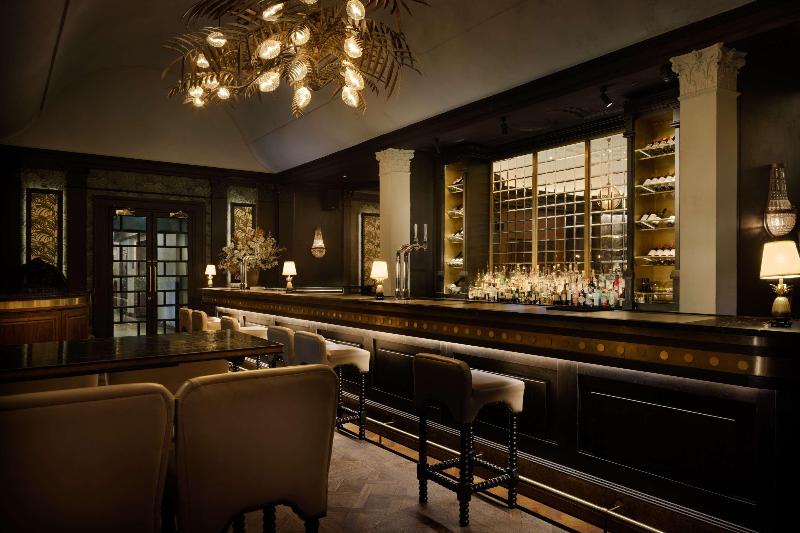 The Queens - Bar