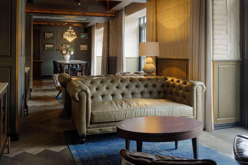 The Queens - Bar