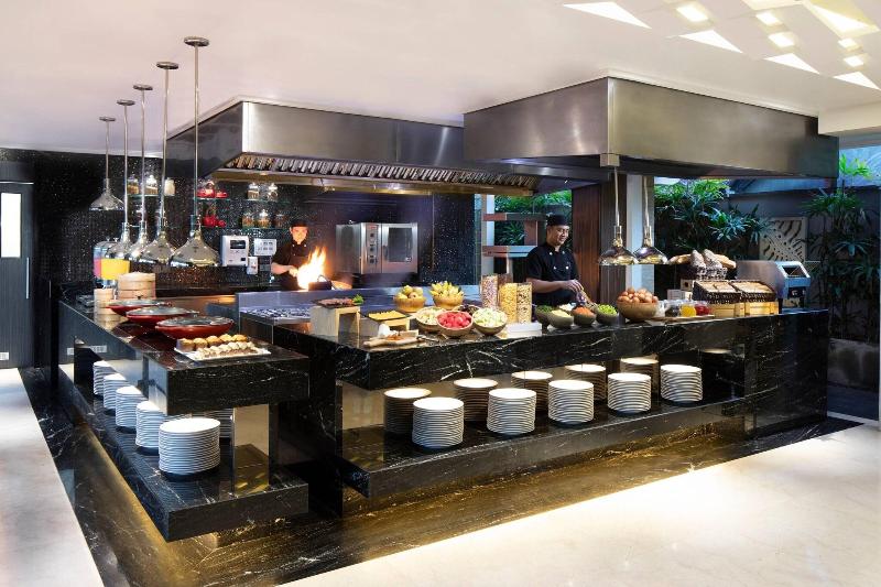 Fairfield by Marriott Bali Legian - Restoran