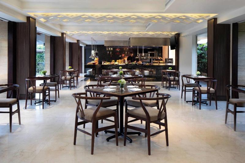 Fairfield by Marriott Bali Legian - Restoran