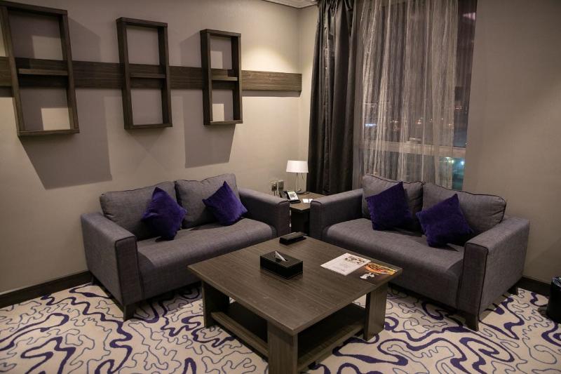 Swiss Flora Royal Hotel Riyadh - Oda