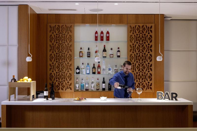 The Passage - Bar