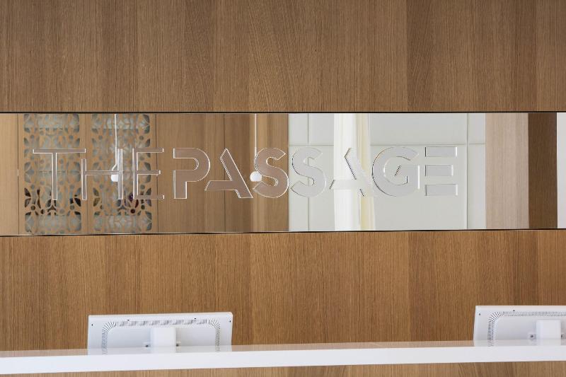 The Passage - Lobi