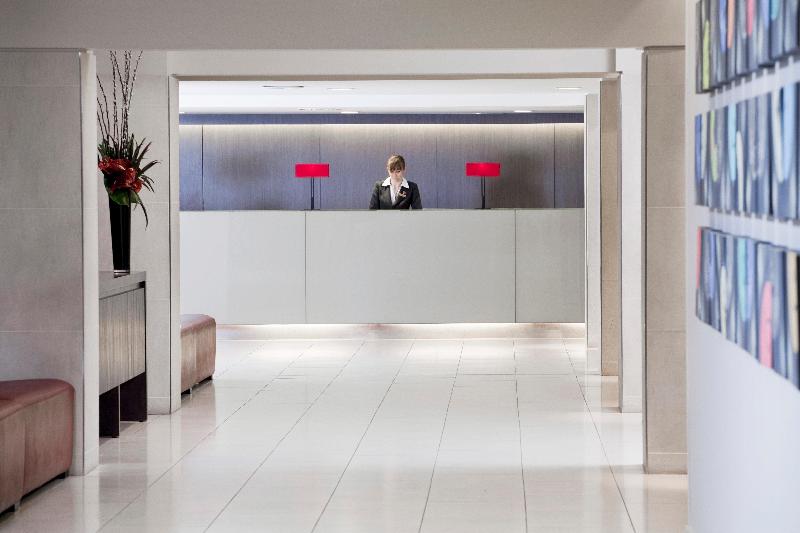 Crowne Plaza London Heathrow - Lobi