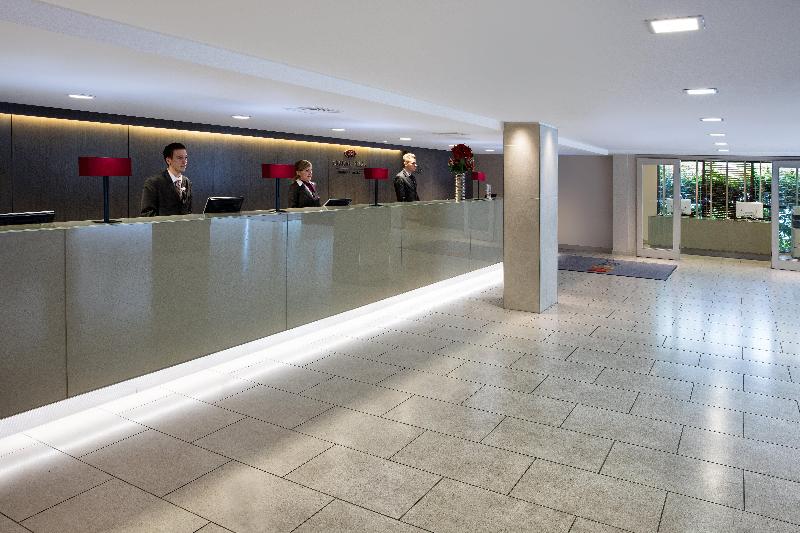 Crowne Plaza London Heathrow - Lobi