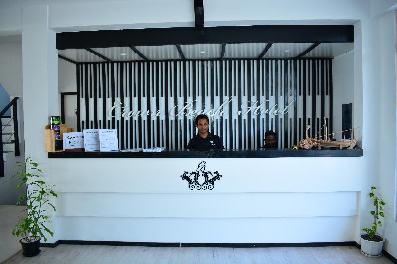 The Crown Beach Hotel - Lobi