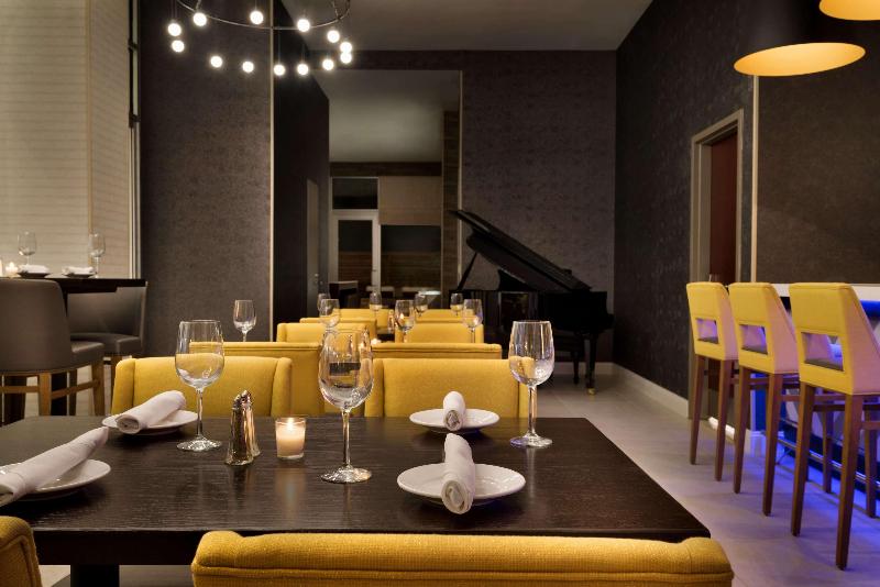 Hilton Garden Inn New York Times Square South - Bar